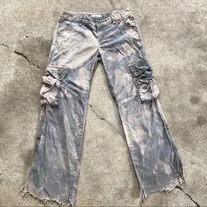 Bleached tommy cargos 💙